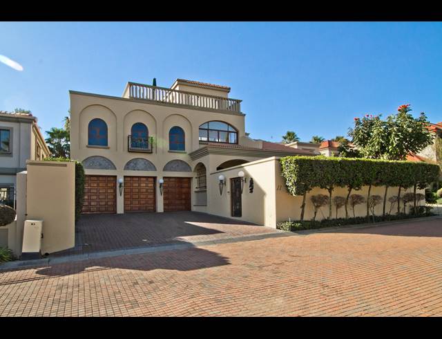 4 BEDROOM HOUSE FOR SALE IN KHYBER ROCK